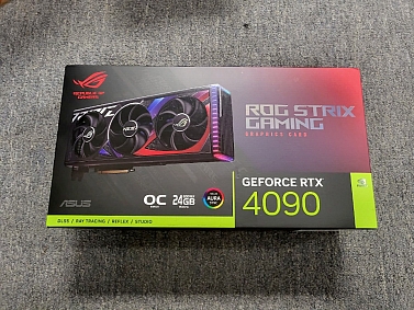  For sale ASUS ROG Strix GeForce RTX 4090 OC Edition Gaming Graphics Card